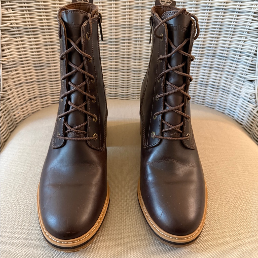 Timberland Woman’s Dark Brown Leather Lace-Up Boots